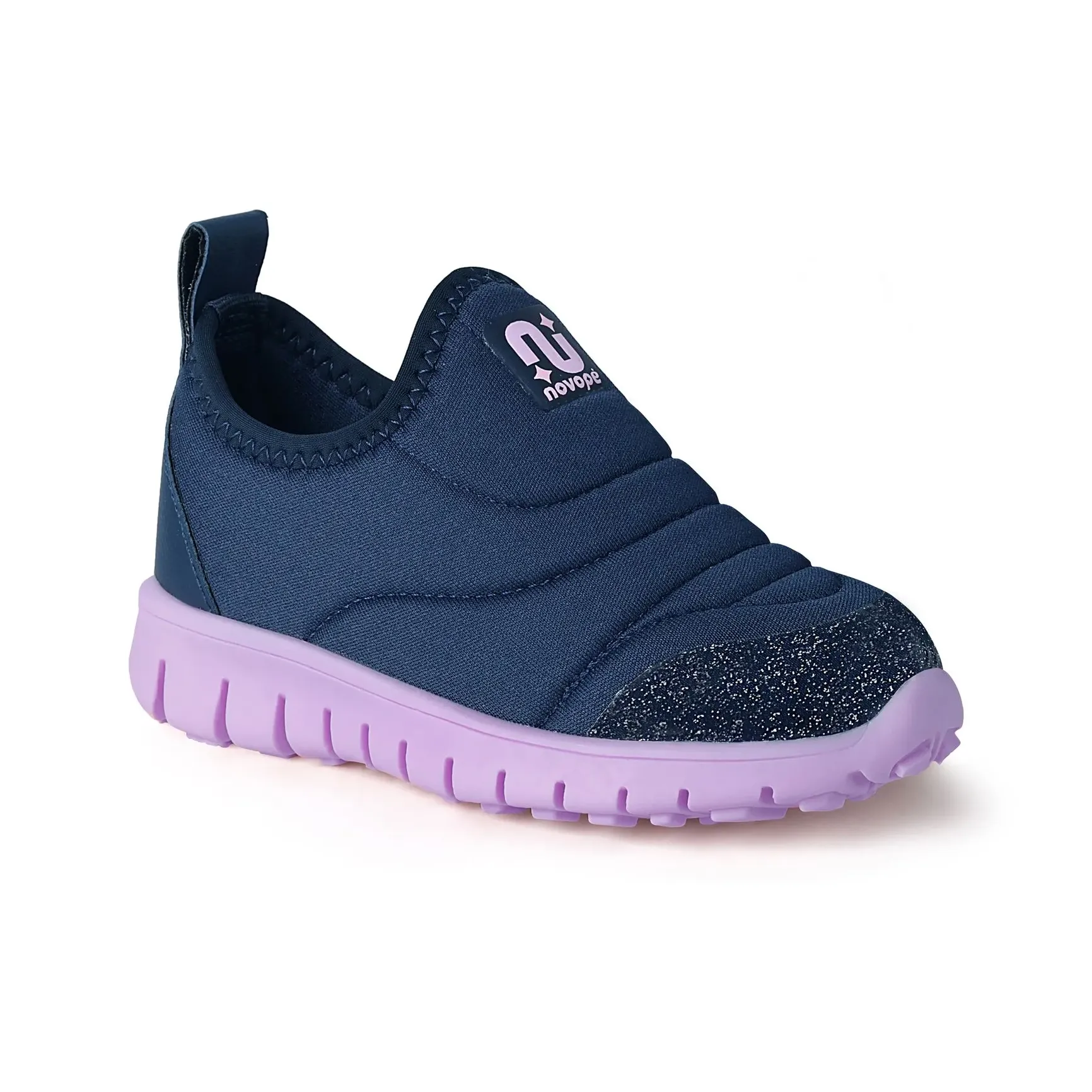 Tênis infantil Novopé slip on azul marinho visto de lado para ajuste e conforto